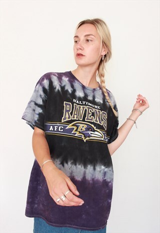 VINTAGE 90S BALTIMORE RAVENS USA OVERSIZED TIE-DYE T-SHIRT