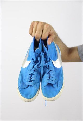 VINTAGE NIKE BLUE TRAINERS