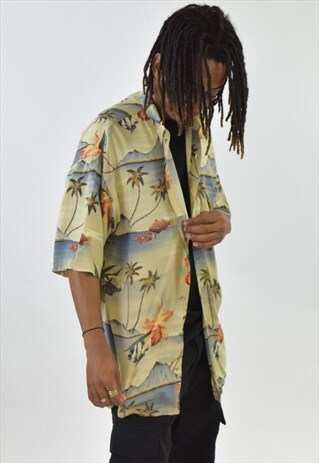 VINTAGE 90S PATTERNED HAWAIIAN SHIRT