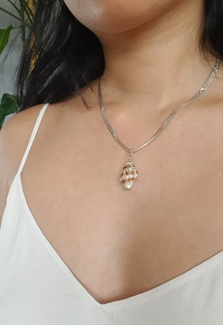SHELL NECKLACE WITH GIFT POUCH