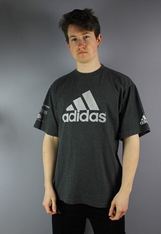 VINTAGE ADIDAS T-SHIRT IN GREY WITH PRINTED LOGOS