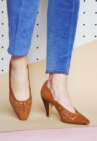 80S CUT OUT SUEDE PUMPS