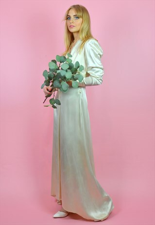 VINTAGE 1930S IVORY SATIN HOLLYWOOD FITTED WEDDING DRESS