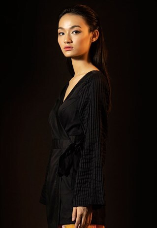 WRAP JACKET IN BLACK