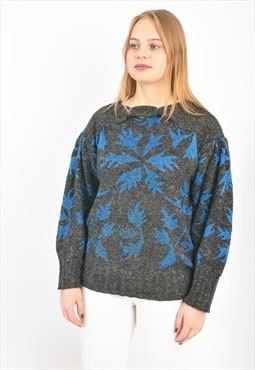 Vintage knitwear jumper in abstract print