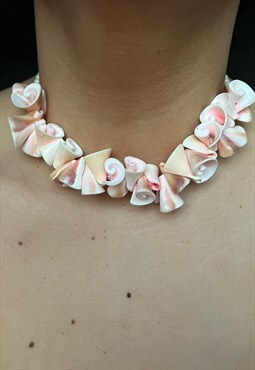 Vintage Necklace l Pink shells 