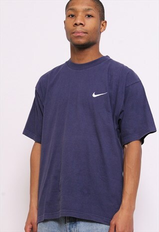 VINTAGE NIKE T SHIRT