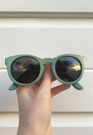 WOMENS VINTAGE STYLE BLUE WOODEN LOOK ROUND SUNGLASSES