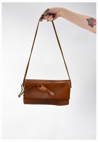 VINTAGE 70S TAN LEATHER SHOULDER BAG W/LEATHER CLOSURE