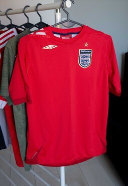 Vintage Y2K Umbro England Jersey Soccer Tshirt Red