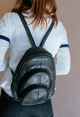 VINTAGE 90S BLACK LEATHER BACKPACK