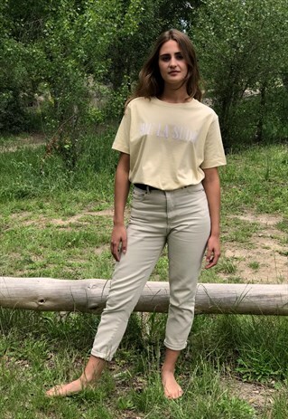 ME LA SUDA SLOGAN BEIGE COTTON T-SHIRT