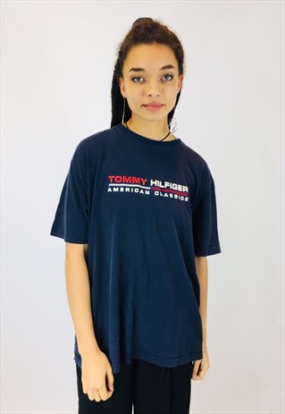 TOMMY HILFIGER 90S SPELLOUT T SHIRT