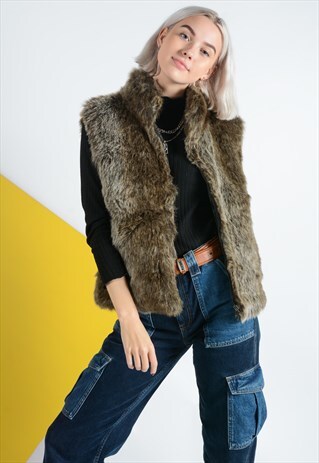 VINTAGE FAUX FUR GILET IN BROWN.