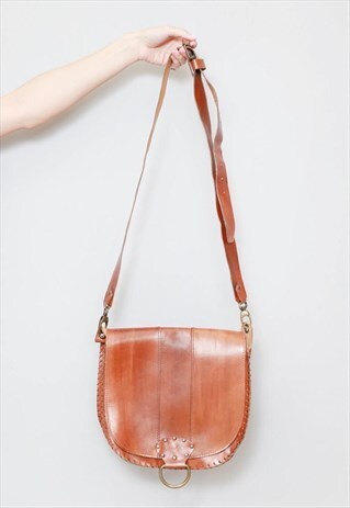 VINTAGE 1970'S BROWN GOLD RING LEATHER SHOULDER BAG