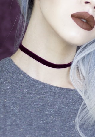 BURGUNDY THIN LUXE VELVET CHOKER