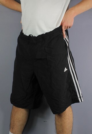 VINTAGE ADIDAS SHORTS IN BLACK WITH POCKETS, EMBROIDERED LOG