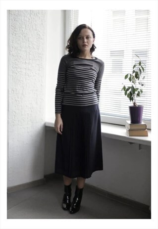 VINTAGE 90'S GREY/BLACK STRIPED LONG SLEEVED TOP