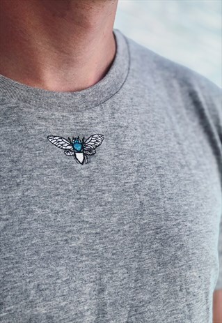 ORGANIC T-SHIRT IN GREY WITH MINI MOTH EMBROIDERY