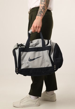 VINTAGE NIKE HOLDALL WEEKEND BAG