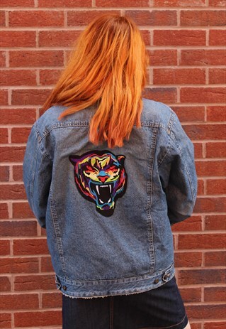 VINTAGE 90S OVERSIZED BLUE DENIM JACKET RED TIGER BADGE