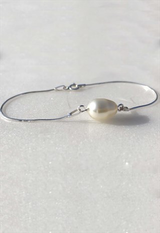 FAUX PEARL BRACELET