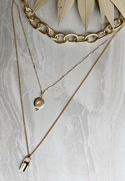 Gold Chunky Chain Lock Round Disc Layered Pendant Necklace