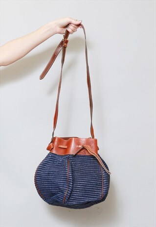 VINTAGE 1980'S BLUE WOVEN MANHATTAN SHOULDER BAG