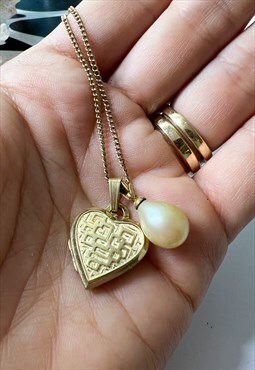 1970's Gold Necklace with Heart Locket and Pearl