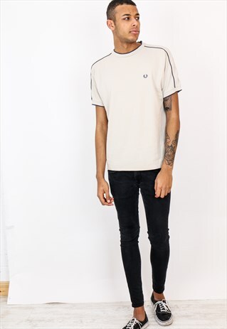 VINTAGE FRED PERRY T-SHIRT