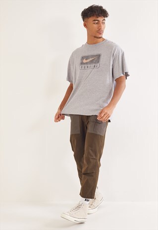 VINTAGE NIKE T-SHIRT LIGHT GREY