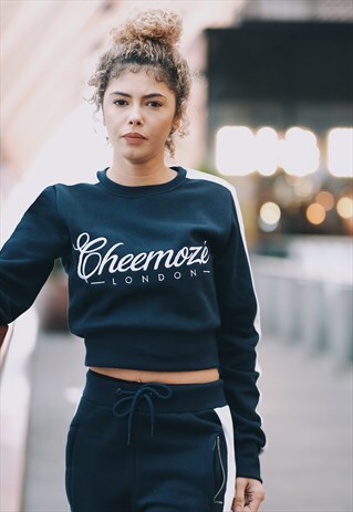 EMBROIDERED MIDNIGHT BLUE CROP SWEATSHIRT
