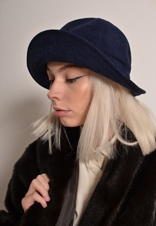 VINTAGE 80S BUCKET HAT IN BLUE CRUSHED VELVET