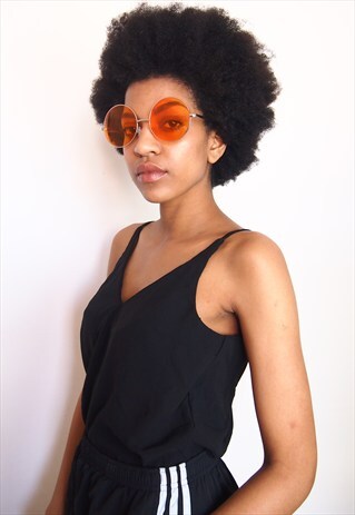 BLACK MINIMAL TOP