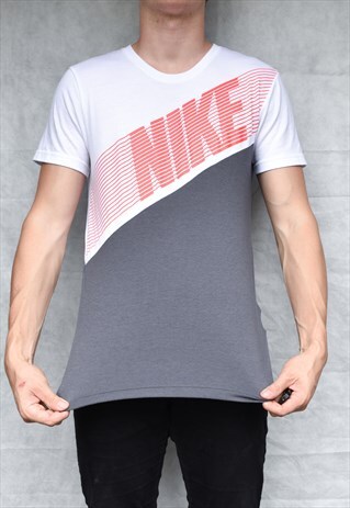NIKE LARGE LOGO T SHIRT SIZE M