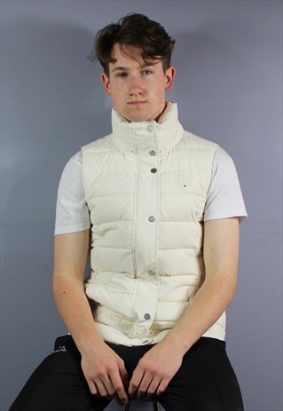 VINTAGE TOMMY HILFIGER PADDED GILET IN WHITE WITH EMBROIDERE