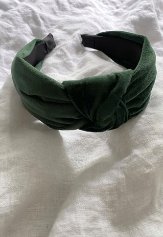 GREEN VELVET KNOT HEADBAND