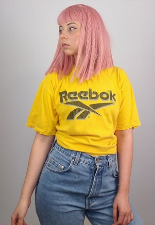 VINTAGE 90'S REEBOK BIG LOGO T-SHIRT IN YELLOW