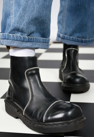 DR MARTENS BLACK CHELSEA BOOT WITH ZIP DETAIL