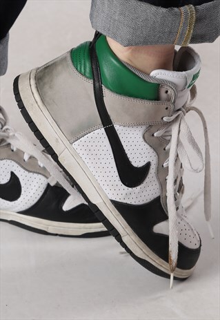NIKE HI TOPS TRAINERS UK 7.5 . US 8.5 (NDE)