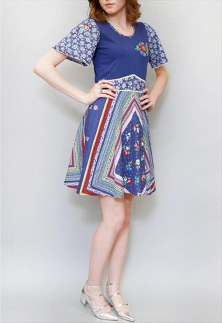 VINTAGE 1970'S BLUE EMBROIDERED FLORAL SUMMER DRESS