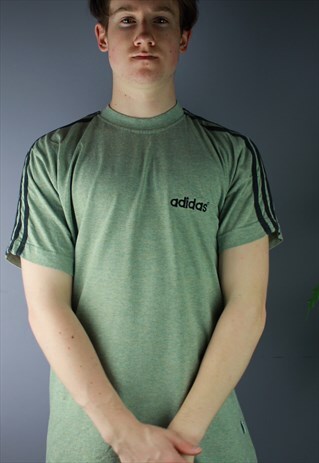 VINTAGE ADIDAS T-SHIRT IN GREEN WITH EMBROIDERY