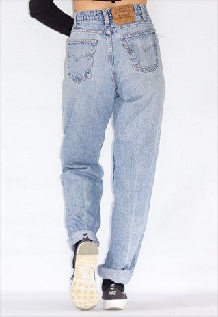 90'S VINTAGE SUPER HIGH WAIST STONEWASH LEVI MOM JEANS