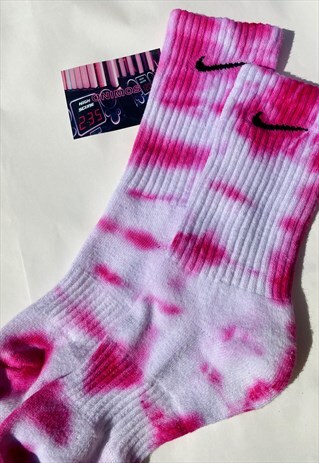 VINTAGE INSPIRED REWORKED NIKE TIE DYE SOCKS IN WHITE PINK