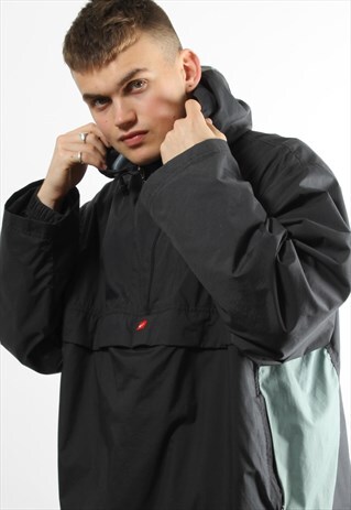 VINTAGE NIKE 1/4 ZIP WINDBREAKER WITH CENTRE LOGO