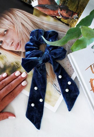 BLUE PEARL VELVET BOW SCRUNCHIE HAIR BAND TIE
