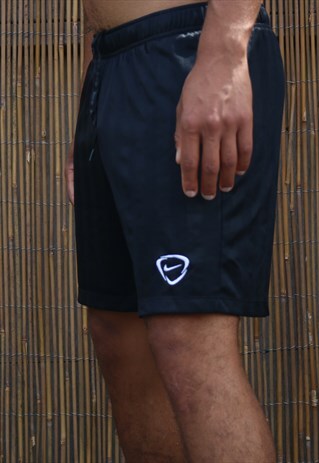 VINTAGE NIKE SHORTS