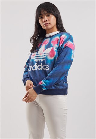 VINTAGE ADIDAS SWEATSHIRT