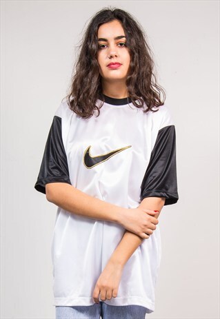 90'S VINTAGE NIKE WHITE SPORTS T-SHIRT