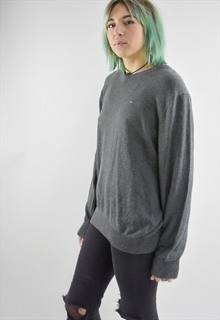 VINTAGE TOMMY HILFIGER V NECK BOYFRIEND SWEATER
